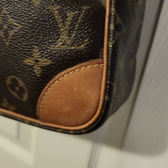 Authentic Louis Vuitton Danube MM - Picture 8 of 16